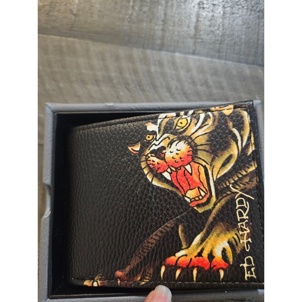 Ed Hardy bi-fold wallet with Tiger and valet tray included Black PU Leather NWT